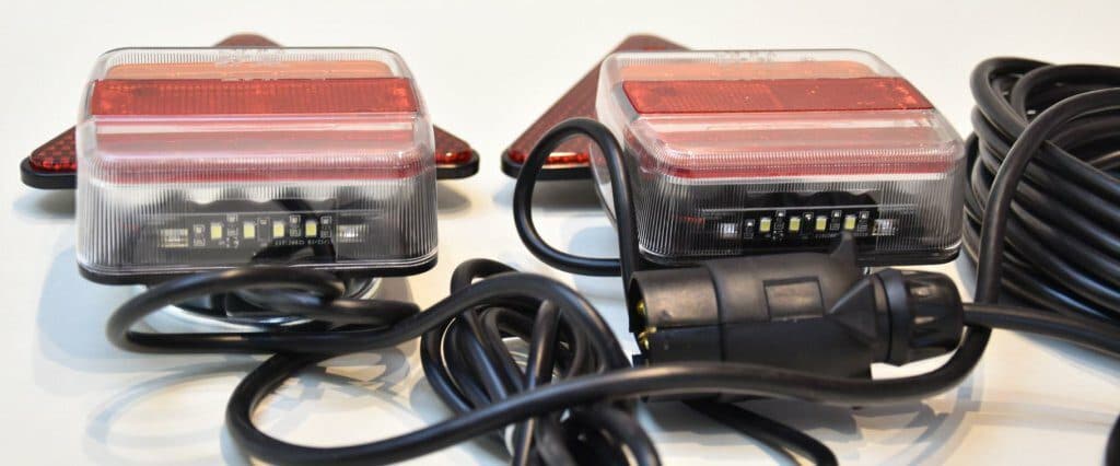 LED sdružená světla s magnetem a trojúhelníky, kabeláž 7pin/7,5m homologace - náhled 4
