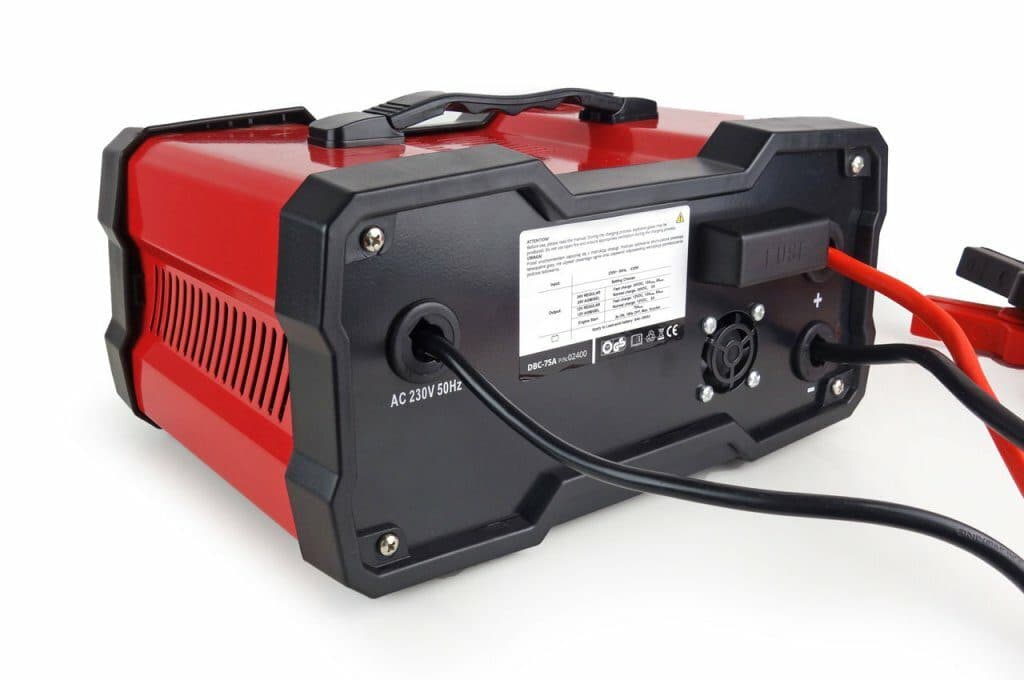 Nabíječka se startovací funkcí 12A 12/24V 75A - náhled 2