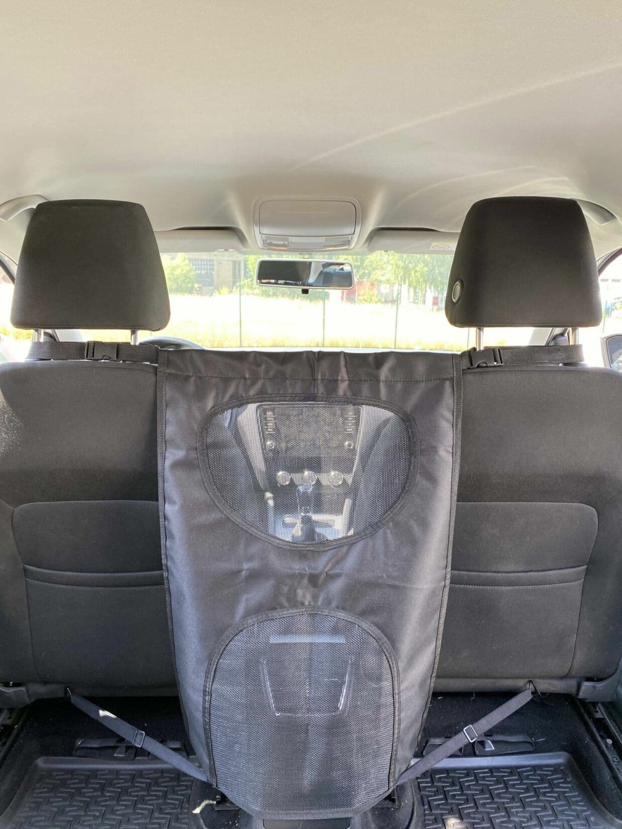 Ochranná síť mezi přední sedačky CAR NET CHARLIE, 70 x 47 cm SIXTOL - náhled 5