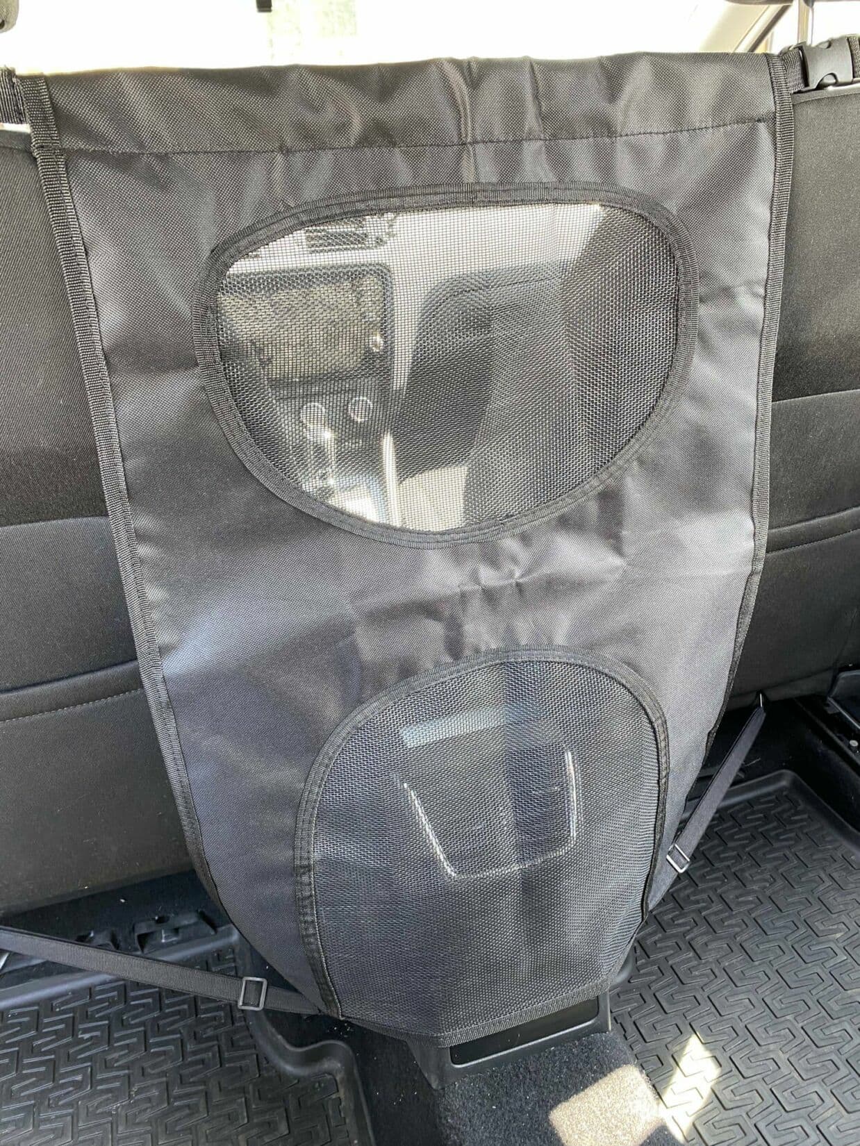 Ochranná síť mezi přední sedačky CAR NET CHARLIE, 70 x 47 cm SIXTOL - náhled 4
