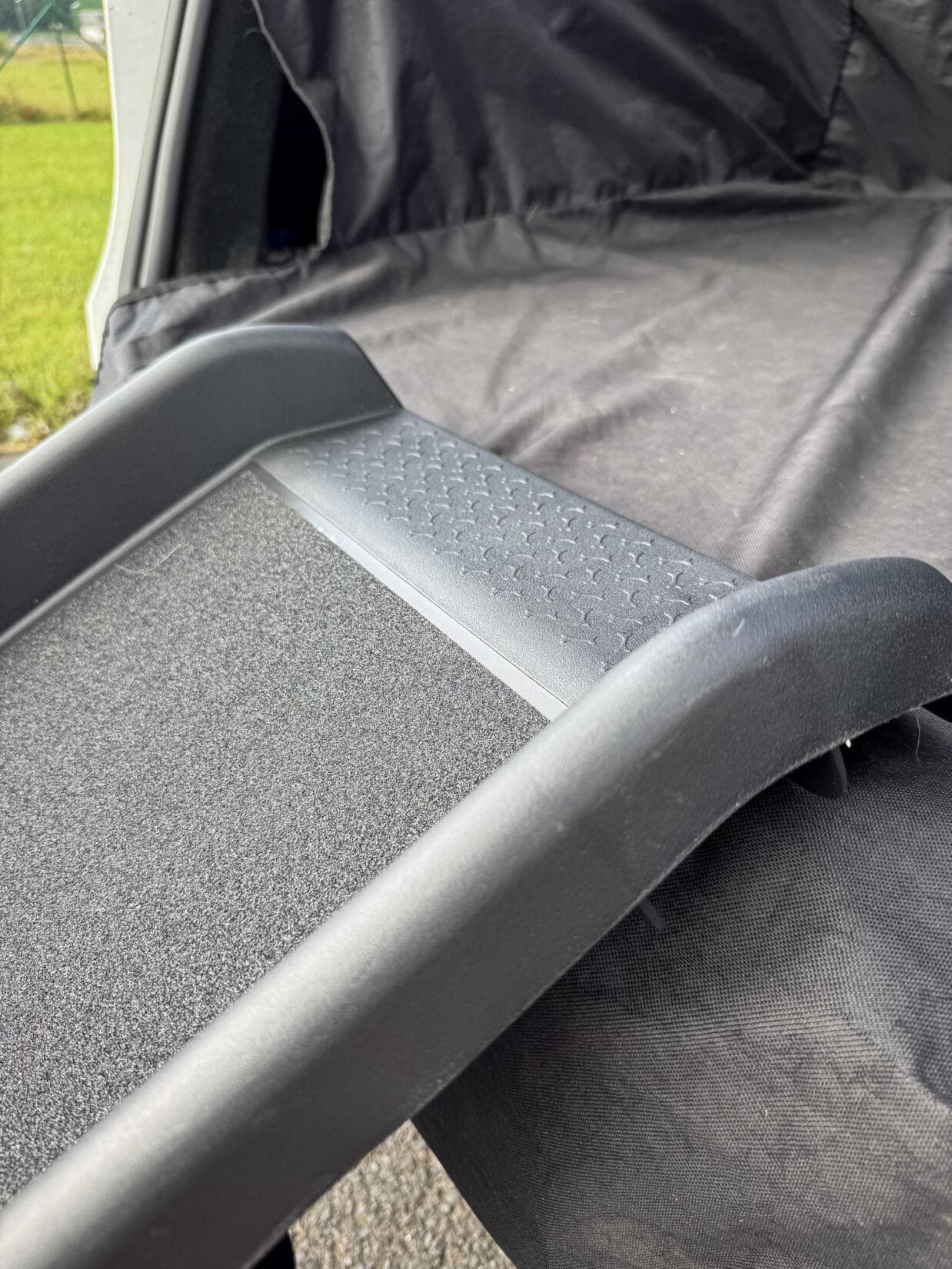 Nástupní rampa pro psy do auta CAR DOG RAMP 1, 155x39cm, skládací SIXTOL - náhled 4